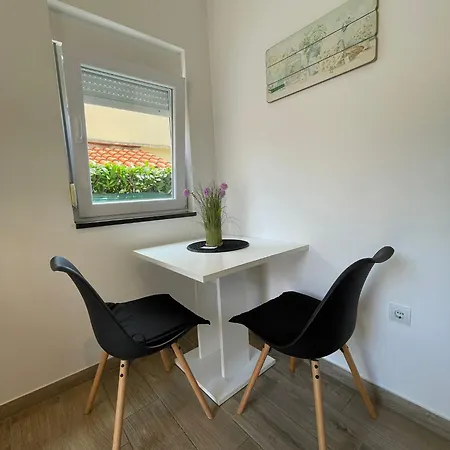 拉维塔公寓 * 扎达尔