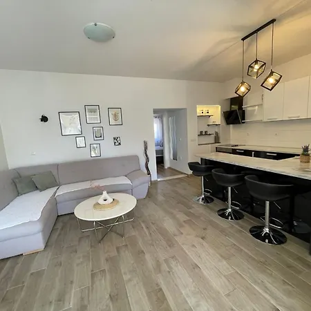 拉维塔公寓 扎达尔