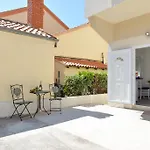 Apartment La
