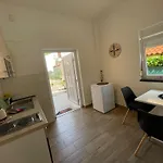 La Apartman *