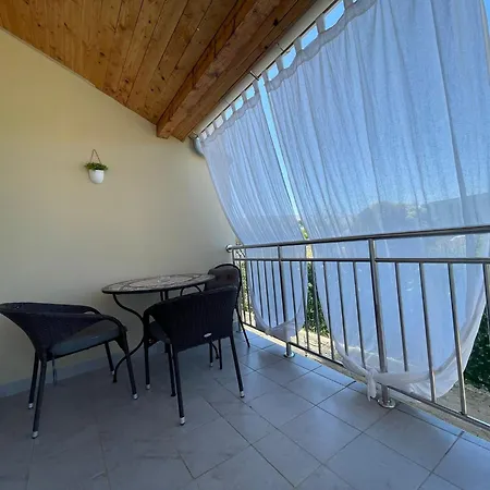 Apartman La *