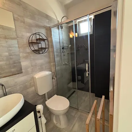 La Apartment *